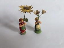 2 Blumenkinder + Hasenfigur