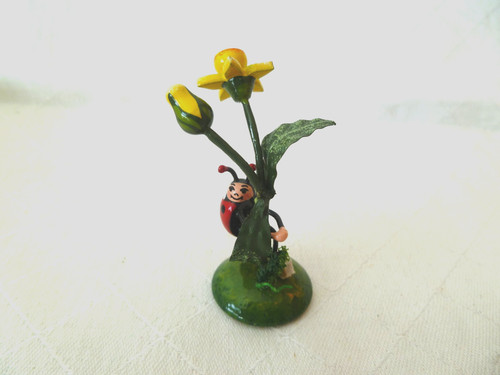 Kleine figur aus holz - kleine,