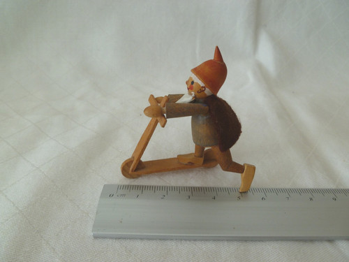 Sandmann mit roller - sandmann, erzgebirge