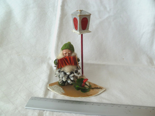 Altes zapfenmännchen mit - altes,